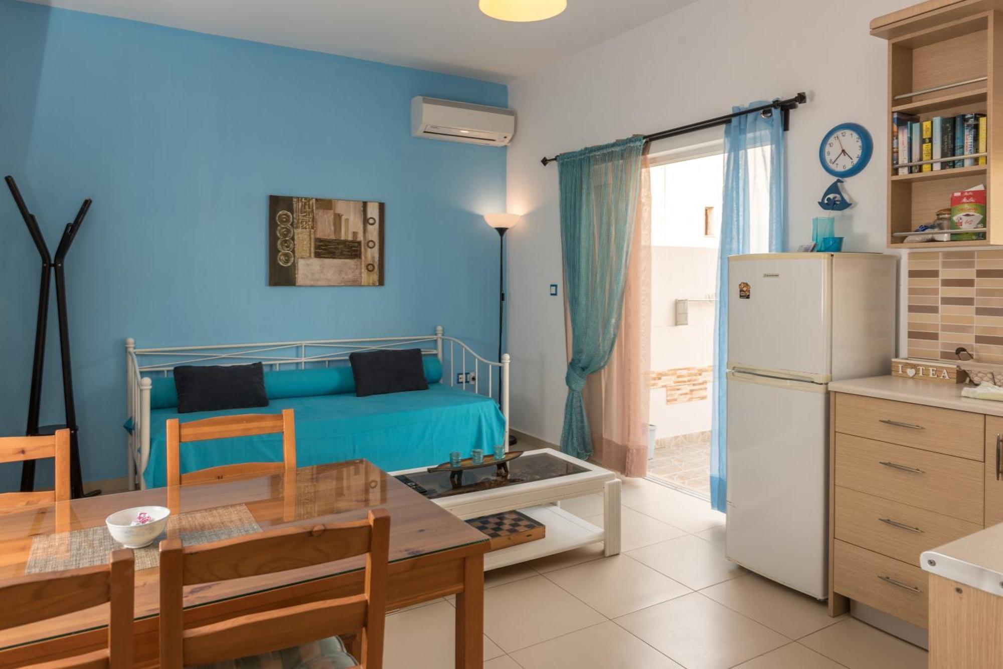 Giannmary Apartment Palaiochora Exterior photo